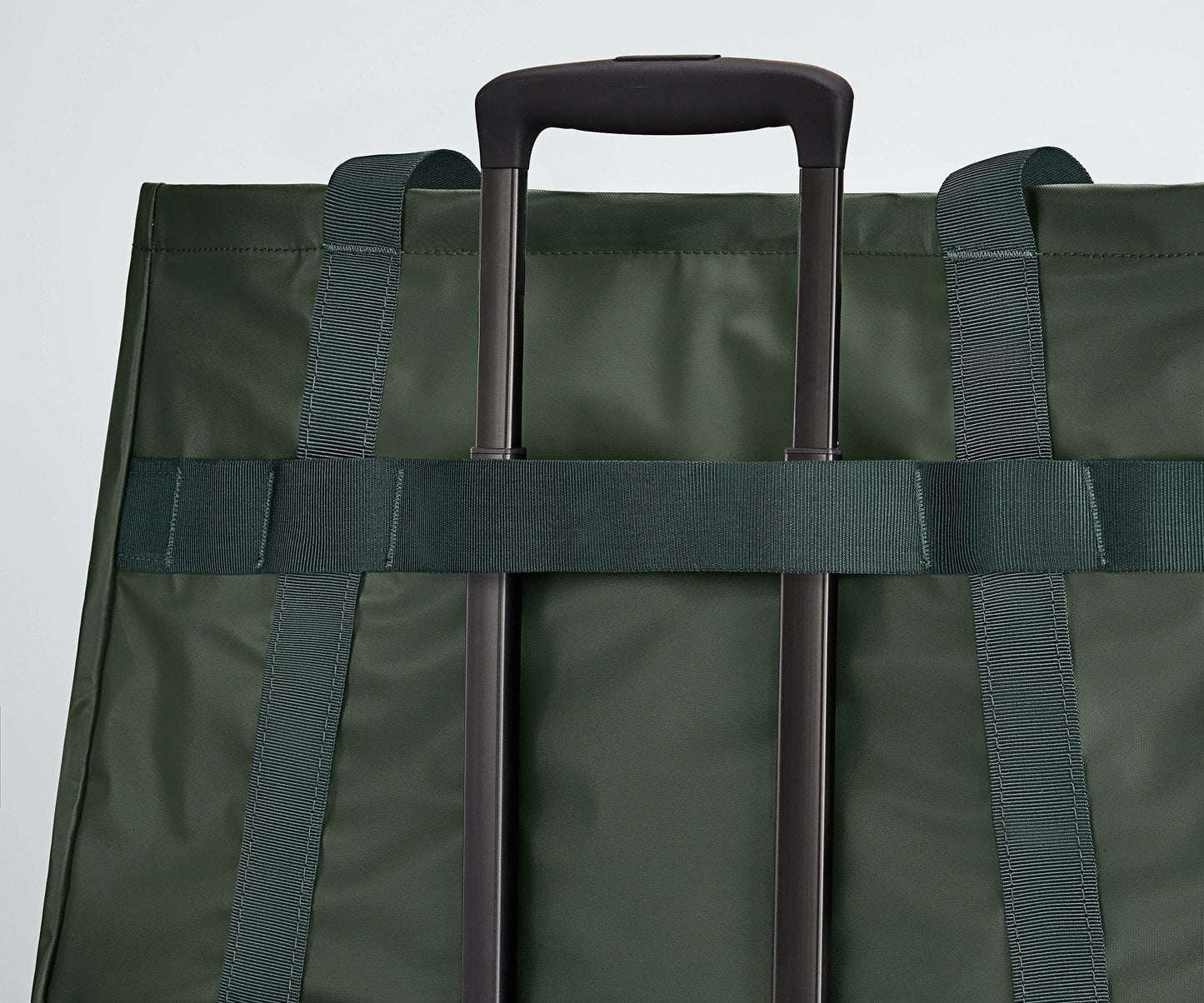 Active Tote 45L in Forest Green