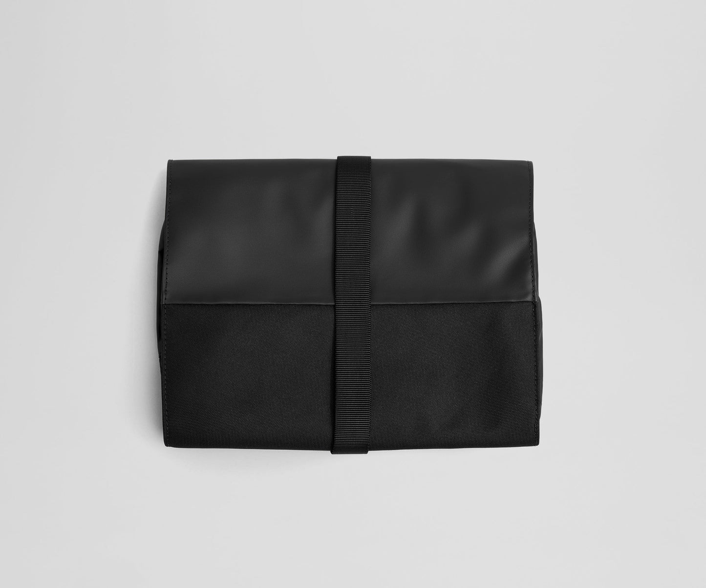 Active Hanging Toiletry Bag in Jet Black