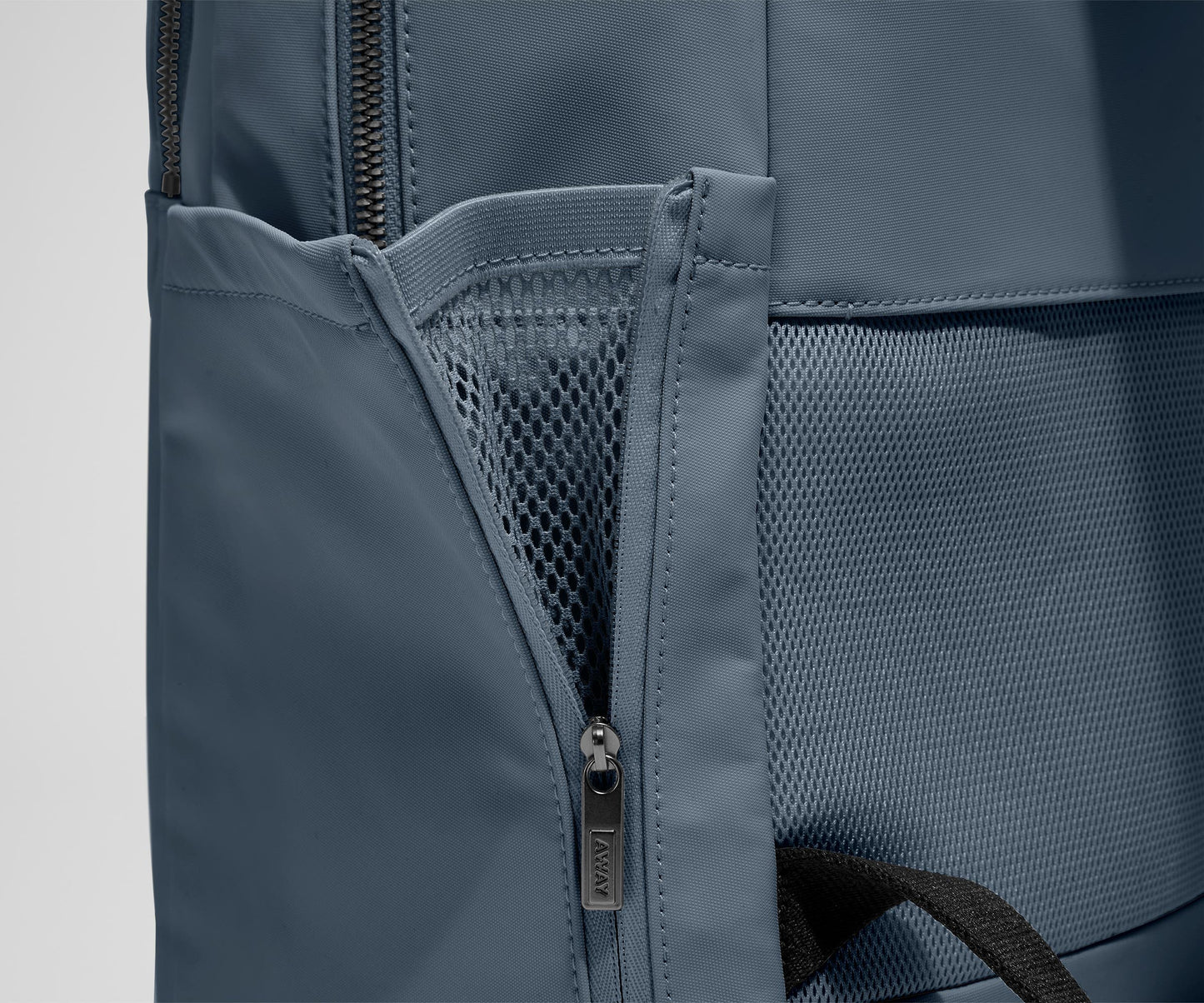 The Commuter Backpack in Coast Blue