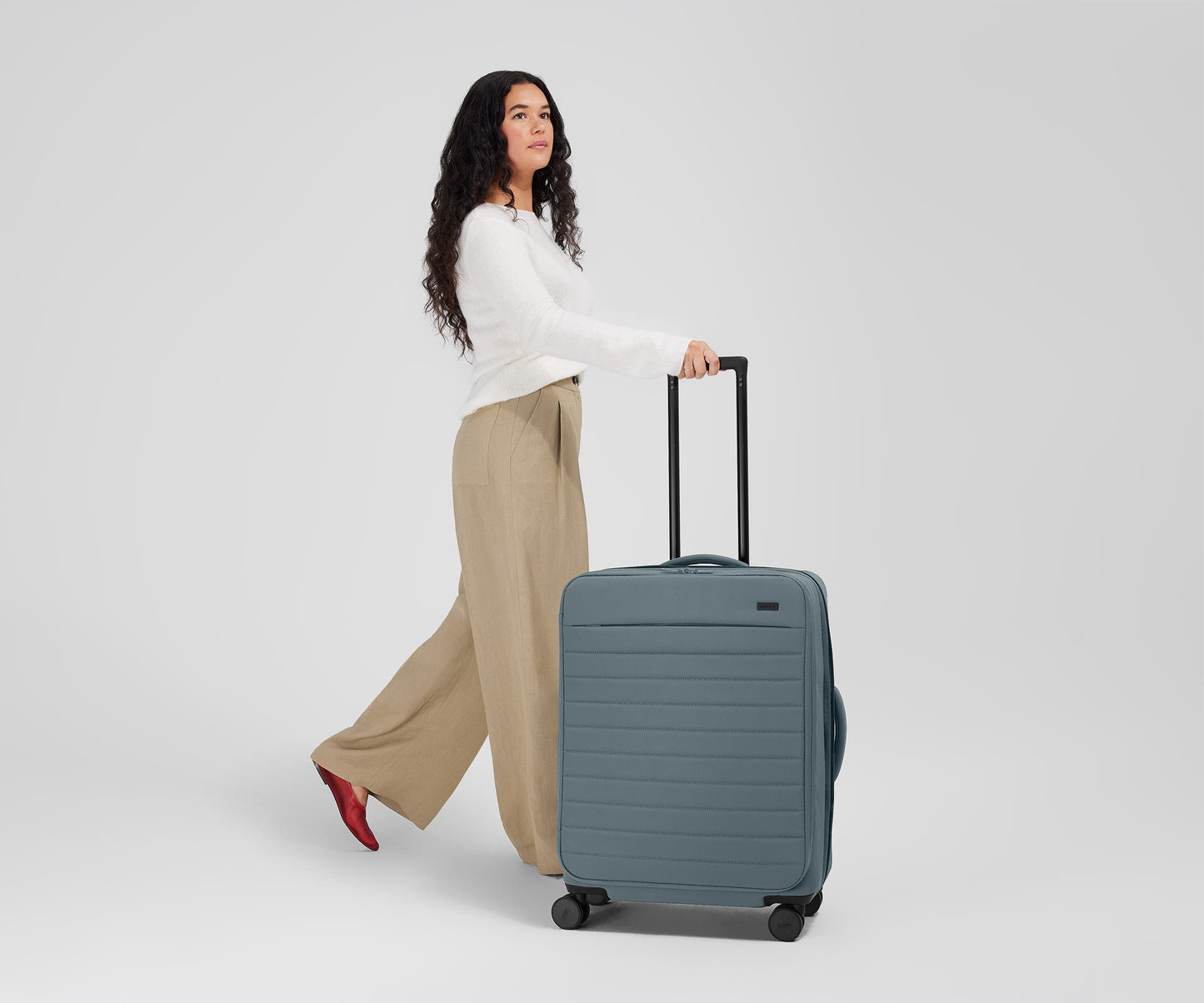 The Softside Medium in Coast Blue