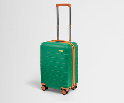 The Kids Carry-On in Froggy Green