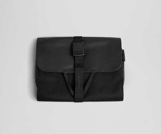 Active Hanging Toiletry Bag in Jet Black